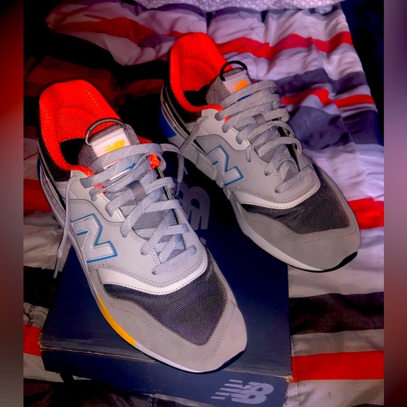 New Balance 574 - Picture 1 of 3